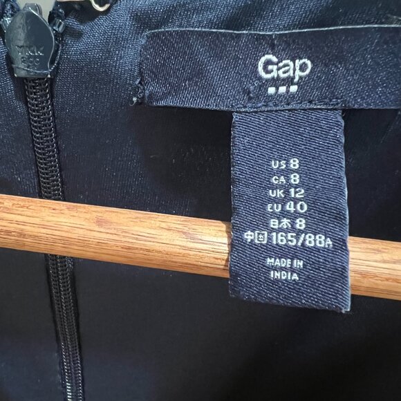 Gap Women's V Neck Navy Striped Skater Dress, Fit + Flare w/ Pockets, Sz 8 - Picture 3 of 8